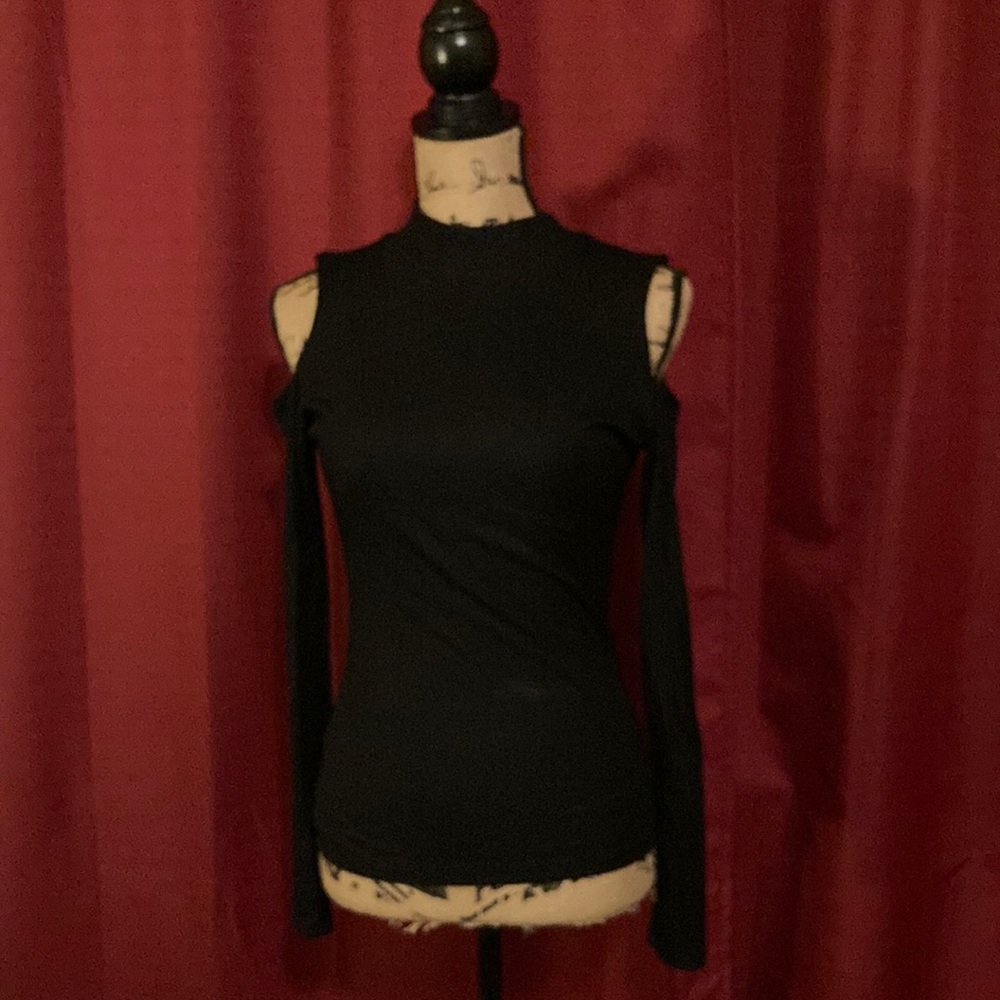 ❌SOLD Classy Cold Shoulder Top